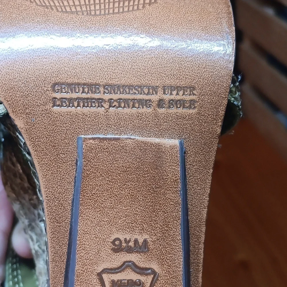 Leon max genuine snakeskin heels size 9.5